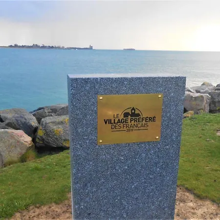 Moderne A 200m De La Willa Saint-Vaast-la-Hougue